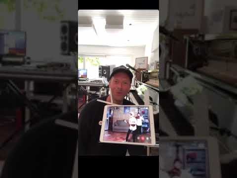 Chris Martin dei Coldplay canta “Viva la vida” con Mirko e Valerio