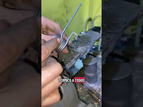 Renovando resorte de pedal para vehículo Toyota #parati #shortvideo  #shorts  #short #peru