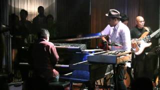 Glenn Fredly ft. Indra Lesmana - Tentang Kita @ Mostly Jazz 03/12/11 [HD]