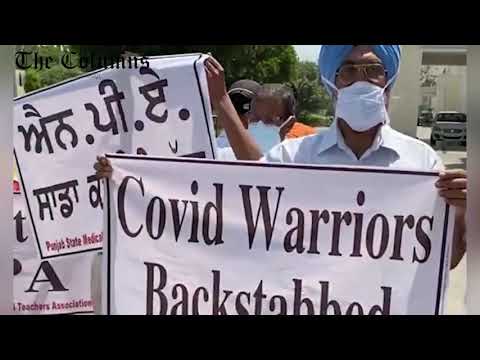Protest by Doctors against Sixth Pay Commission in Punjab