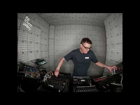 Jani Ho - LIVE TECHNO IMPROVISATION SET | Stable Music |  10/10/2022