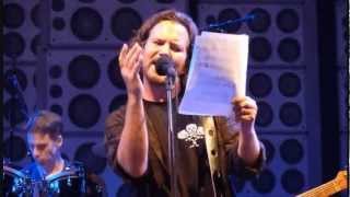 Pearl Jam - Amongst the Waves (Amsterdam &#39;12)(720p_H.264-AAC).mp4 live pt br legendado