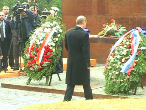 Putin and Tusk remember Poland's Katyn massacre