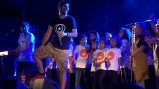 Compta amb mi. Coral VOZES, voluntaris i Txarango. Festival Esperanzah 2017.