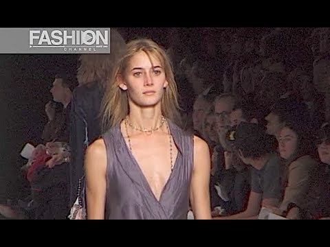 MARC JACOBS Fall 2002 2003 New York - Fashion Channel
