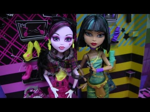 MONSTER HIGH I LOVE SHOES CLEO DE NILE & DRACULAURA REVIEW VIDEO !!!! :D !