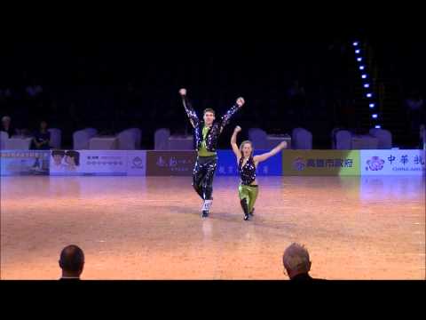 Evgenia MURASHOVA und Alexei MURASHOV WDSG Kaohsiung 2013 R´n´R Fußtechnik