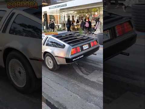 Back to the 90s#NuevaCordoba Viste el Delorean circulando por las calles de Córdoba?