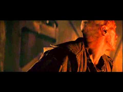 Golic releases the beast - Alien³