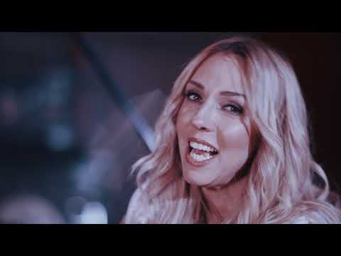 LOONA - Alquien Canto (Official Video)