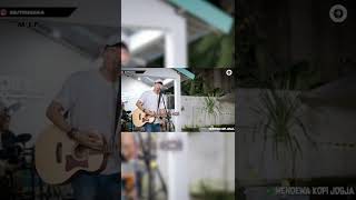 Download lagu KAU PEMILIK HATI DI NYANYIIN LANGSUNG OLEH PENCIPTA LAGUNYA mp3