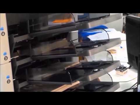 Einpacken von Dokumenten (Kuvertieren von Stimmunterlagen)