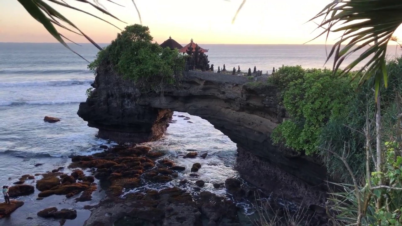 Behold the captivating imagery of Pura Batu Bolong Temple.