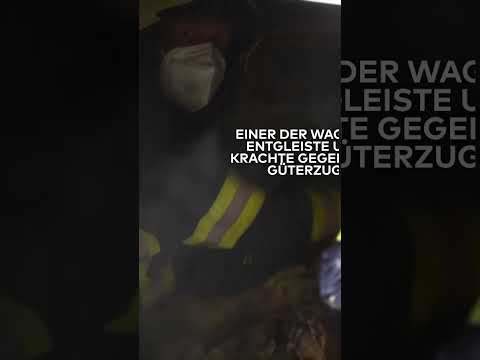 HORROR-UNFALL: Personenzug prallt mit Güterzug in Tschechien frontal zusammen #shorts