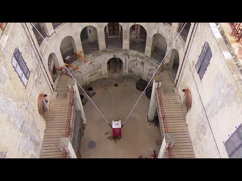 Viktor Frisk är först att uppleva Fortets mardrömscell! - Fångarna på fortet (TV4)