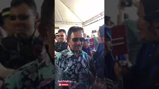 Download lagu Sultan Brunei Beramah Mesra bersama penduduk Daerah Brunei Muara. #sultanbrunei #Bruneiroyalfamily mp3