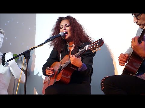 COMO LA FLOR - SELENA (MJ Songstress Acoustic Cover)
