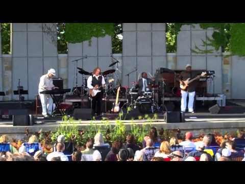 Vincent Hayes Project opening for B B  King at Meijer Gardens (June 3, 2013)