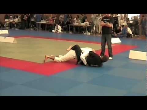BJJ English Open 2011 Light Senior Bluebelt Steven v Robert