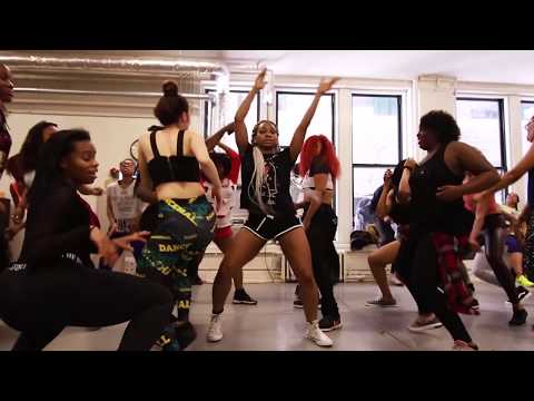 SEXY AFROBEATS DANCE ??? | DJ ARAFAT and CHEIF OBI - Ezinne Asinugo | chicago