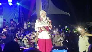 Download lagu Fauzana - Ditagah Indak Tatagah (Live concert)  mp3