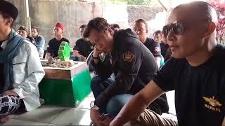 Download lagu Berziarah Ke Makam RKH.Ghozali Syihab (pejuang 45)Beliau Komandan Laskar Hizbullah Kab Wonosobo. mp3