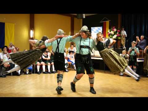 Volkstanzfest 2015 Adelaide 5/4/2015 Huburtus Volkstanzgruppe-Fly