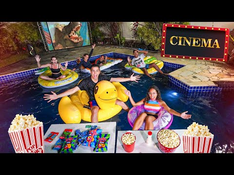 TRANSFORMAMOS A PISCINA DA MANSÃO EM UM CINEMA COMPLETO! - MUITO INCRÍVEL!