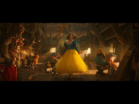 『白雪姫』リメイク:ピーター・ディンクレイジが『小人』の物語を批判