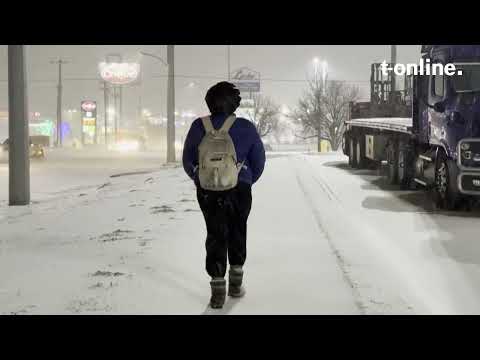 Winter storm "Fern" causes power outages and empty supermarkets in the USA.