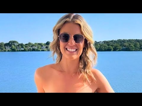 Amanda Balionis In Bikini