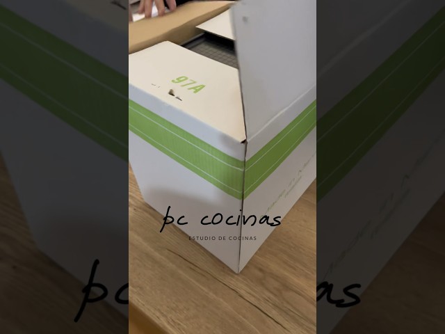 Vídeo relacionado con Cubo con tapa, 16 litros, transparente, apto para alimentos, hermético y estable, cubo vacío con asa y cierre, tapa para alimentos, productos químicos, lavado en polvo