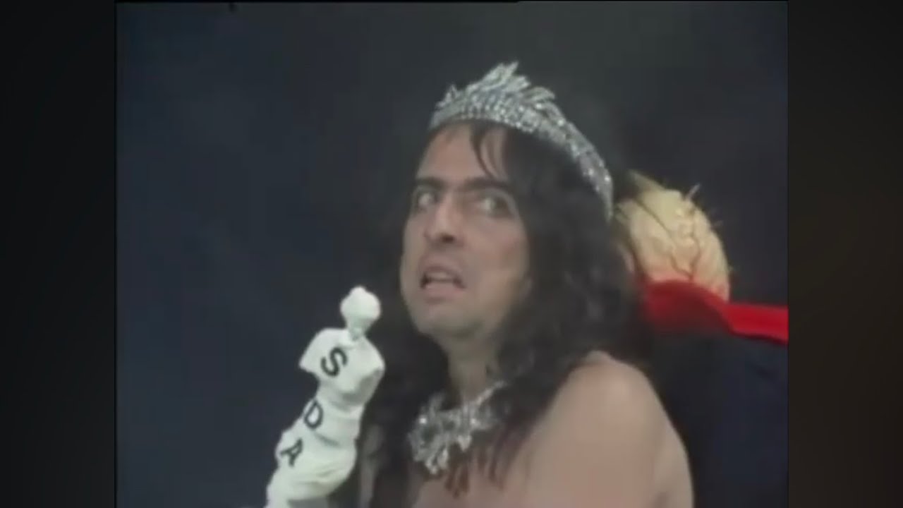 The filming of the Alice Cooper Dal&iacute; Hologram - YouTube