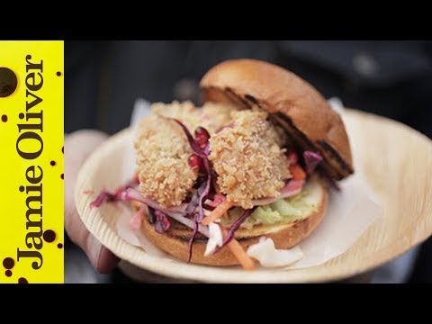Oyster po boy sandwich with sriracha mayo: Food Busker