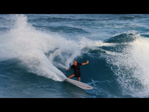 Kelly Slater | Surfing D'bah On A Twin Fin.