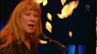 Loreena McKennit - Down By The Sally Gardens (Live Nyhetsmorgon 2011)