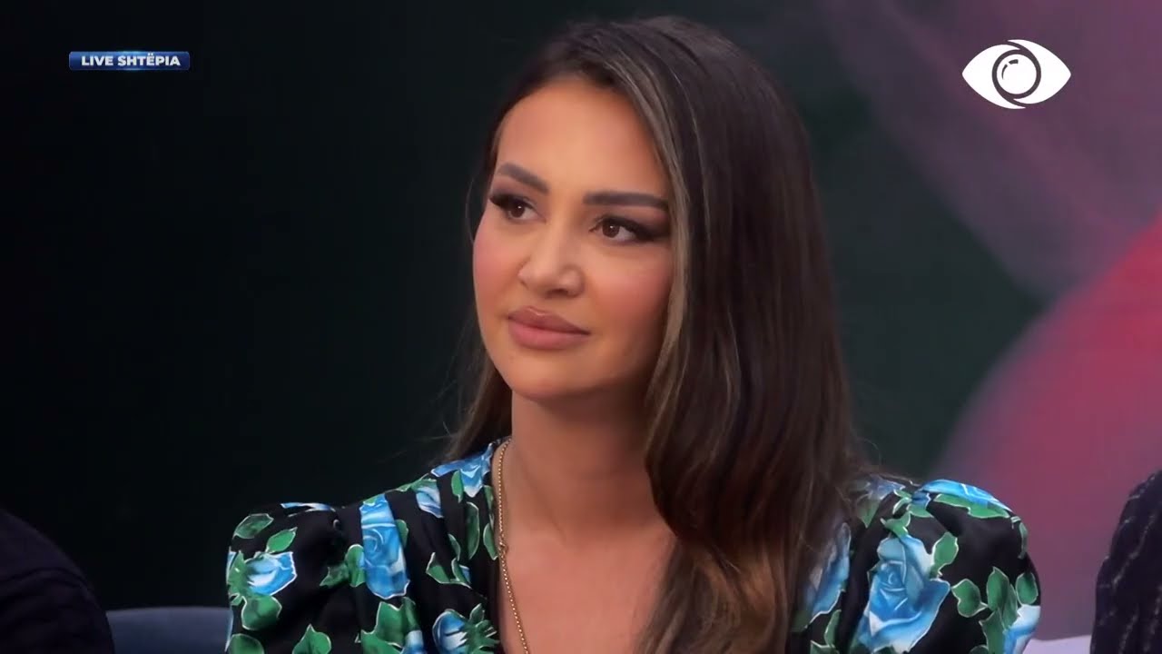 Arbri ironizon Kiarën: Fama të kthen gërrhimën në klarinetë