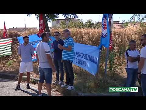 2017-09-20 PRATO - ANCORA TENSIONE ALLA DOGAIA, AGENTI,  CE NE ANDIAMO