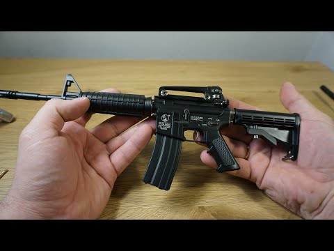 Unboxing miniature  AR15 / M4A1 replica in 1:2 scale