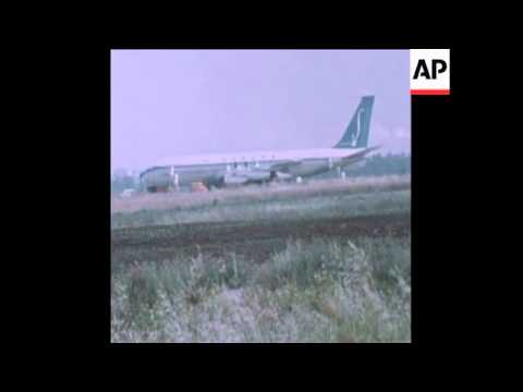 SYND 10/05/72 HIJACKED BELGIAN PLANE AT TEL AVIV AIRPORT