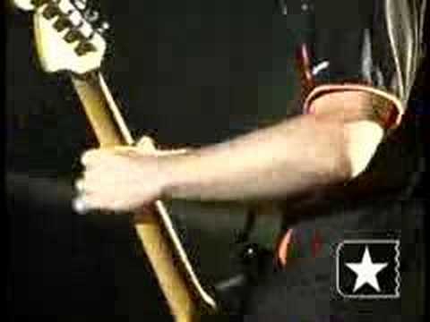 Paralamas do Sucesso e Andreas Kisser tocam juntos "Selvagem" - Showlivre.com