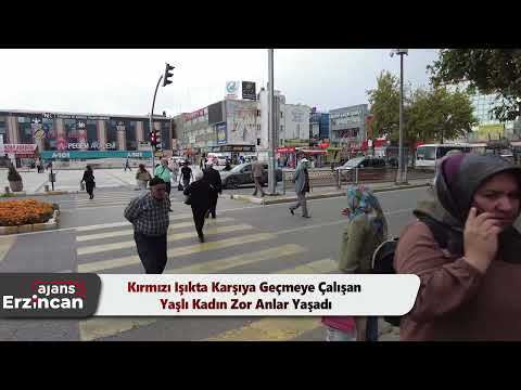 Kırmızı Işıkta Karşıya Geçmeye Çalışan Yaşlı Kadın Zor Anlar Yaşadı