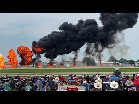 Oshkosh Warbirds 2021