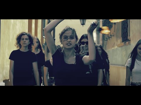 CZARNA ĆMA - Liście