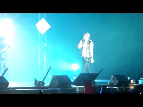 131231 Rain in Singapore "Hip Song"