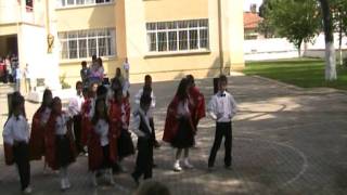 preview picture of video 'Ulubatlı Hasan İlköğretim Okulu Bergama'