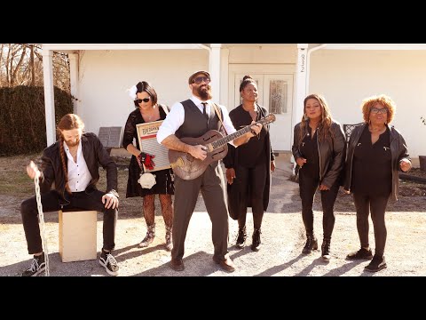 Official Video "Looking For a Manger" featuring The McCrary Sisters