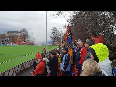 Skeid - Arendal Fotball 6-0 spillerne kommer på banen på Nordre Åsen 02.11.2022