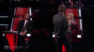 Miley Cyrus &amp; Adam Levine singing &#39;Honey Bee&#39; by Blake Shelton on The Voice
