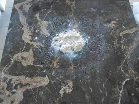 Wie man die Säurekorrosion auf dem Marmor löschen